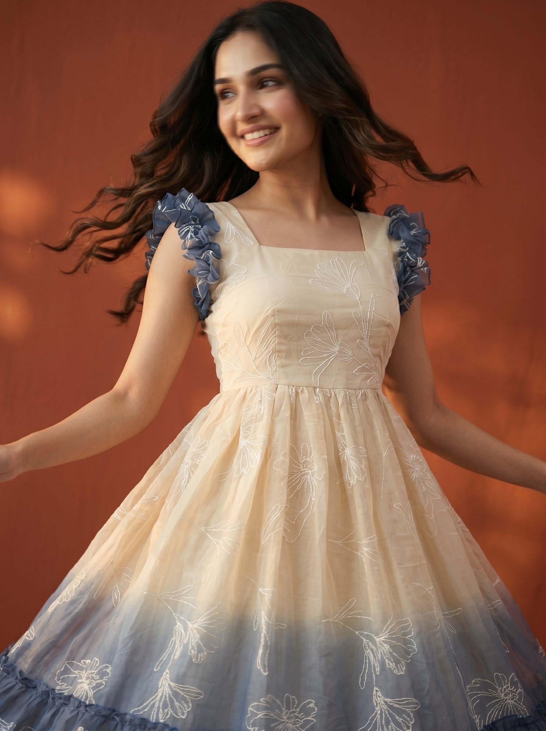 Tiered Midi Dress Rangini - Ombré white and blue