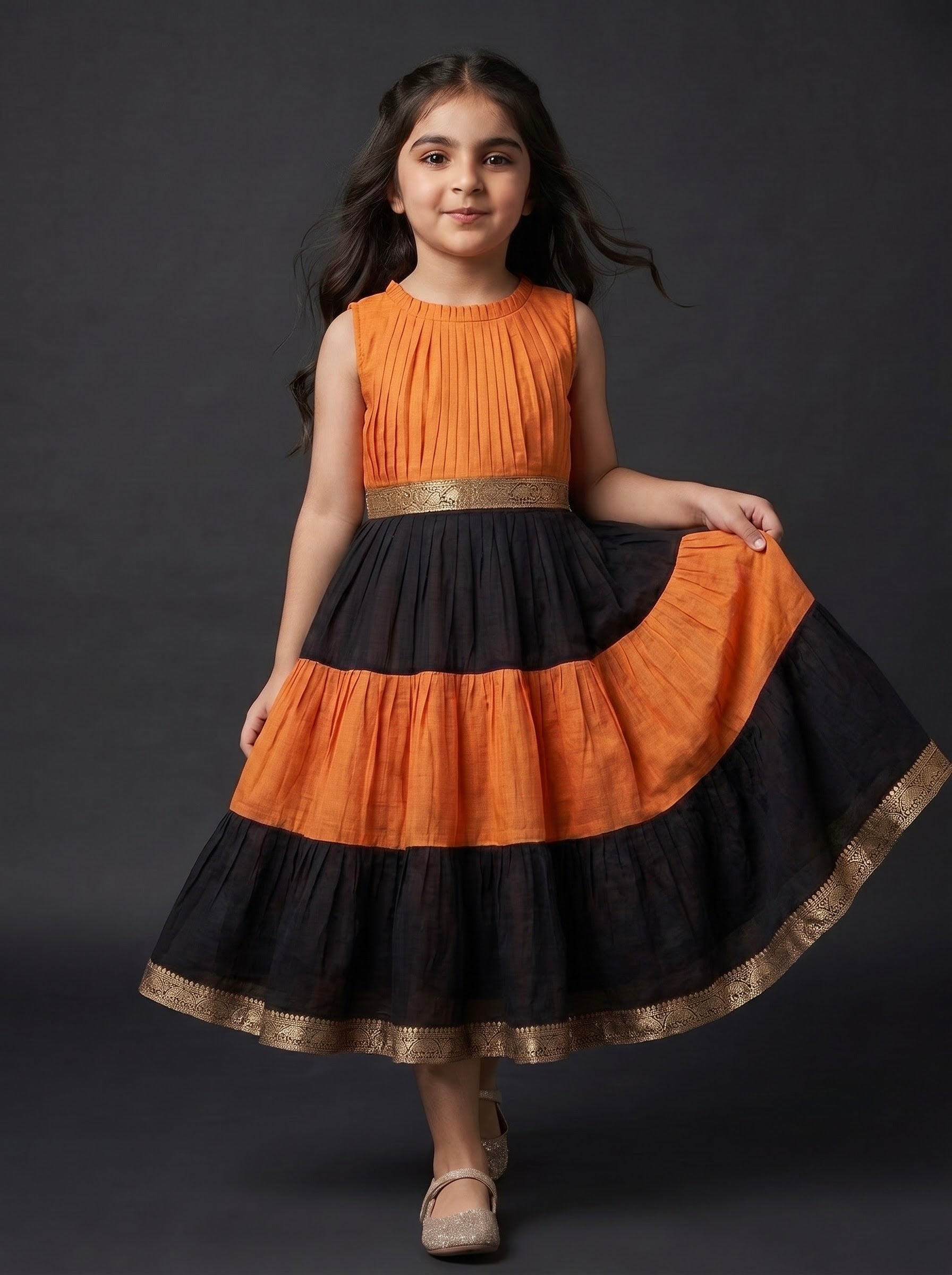 PLEATED ZARI TIER DRESS MINI GAURI - AMBER NOIR